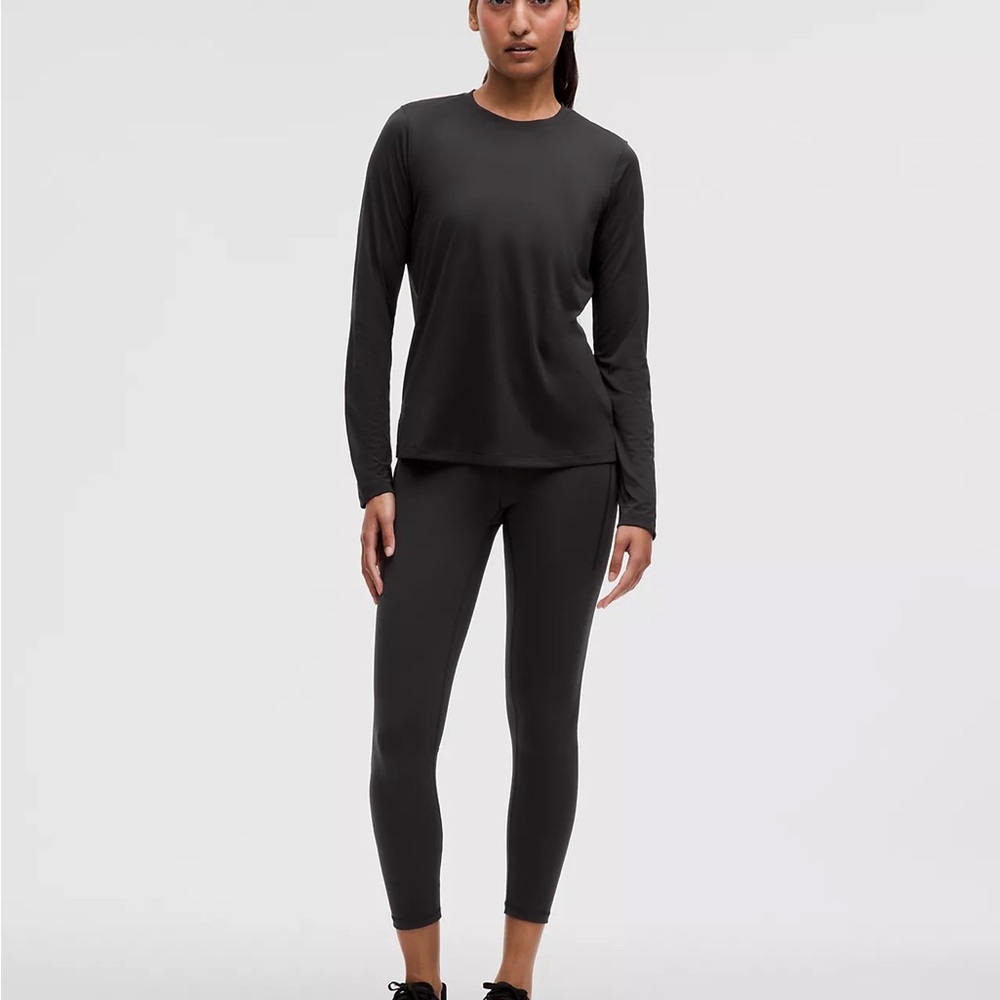 Lululemon NWT Ultralight Hip-Length Long-Sleeve Shirt Black